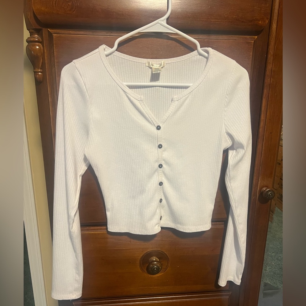 Bozzolo White Ribbed Button-Front Crop Top